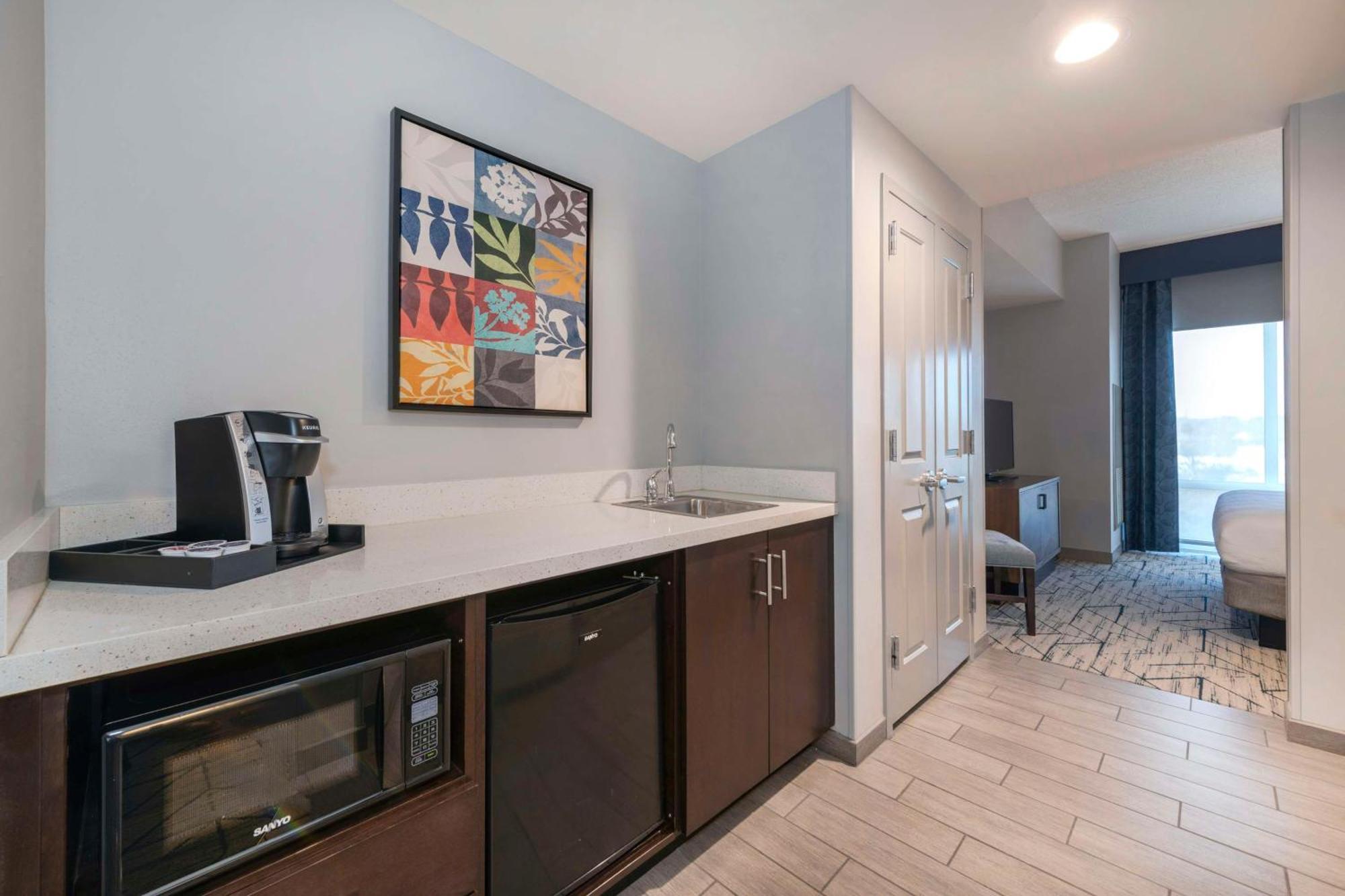 Hilton Garden Inn Raleigh Cary Exterior photo