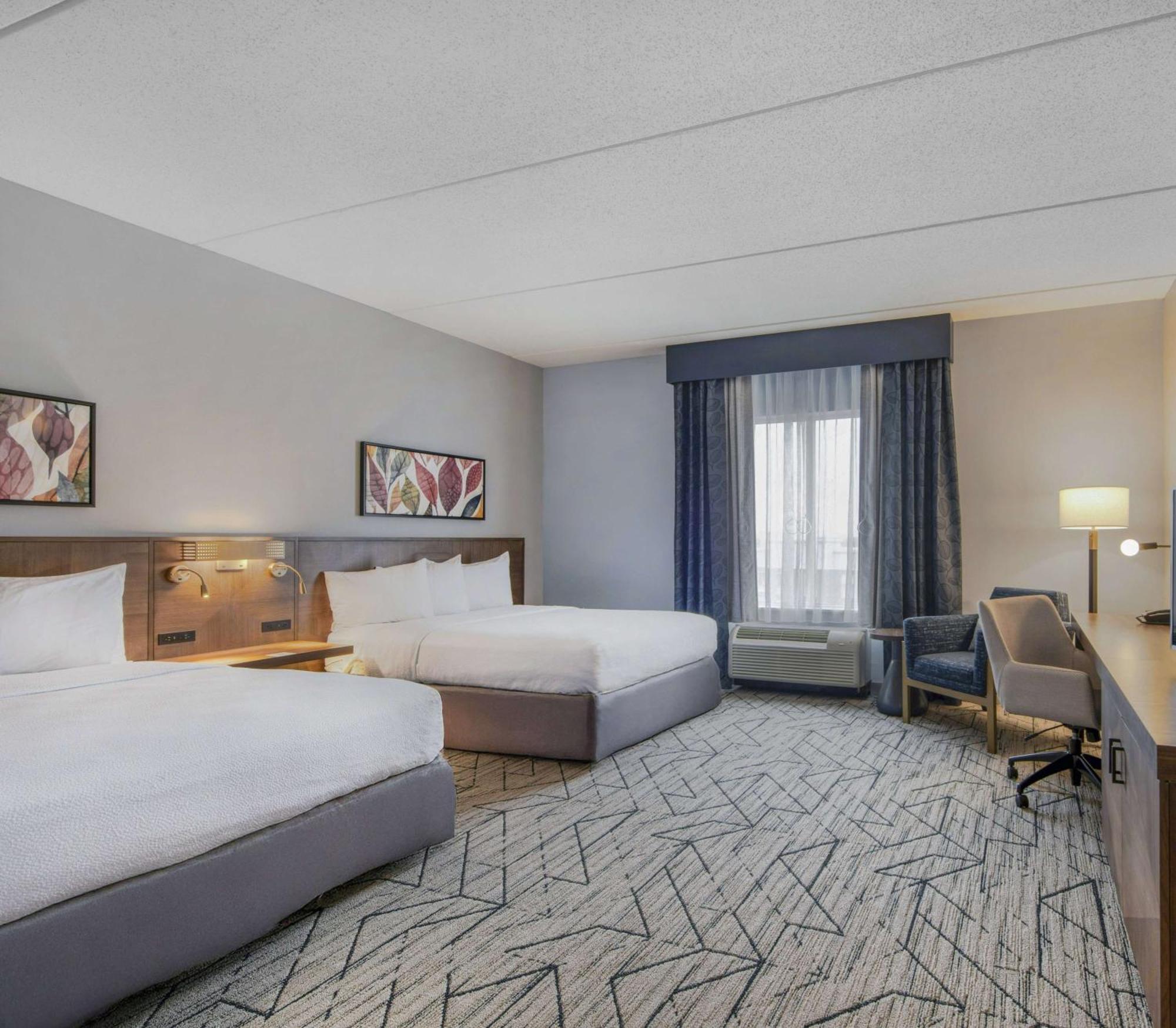 Hilton Garden Inn Raleigh Cary Exterior photo