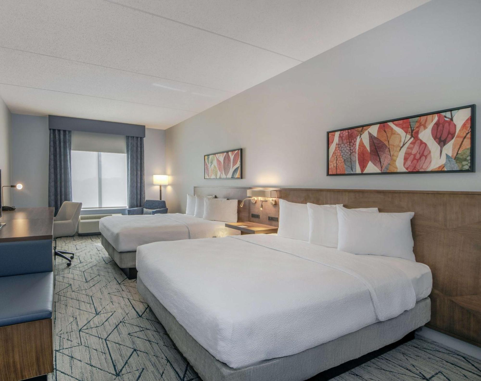 Hilton Garden Inn Raleigh Cary Exterior photo