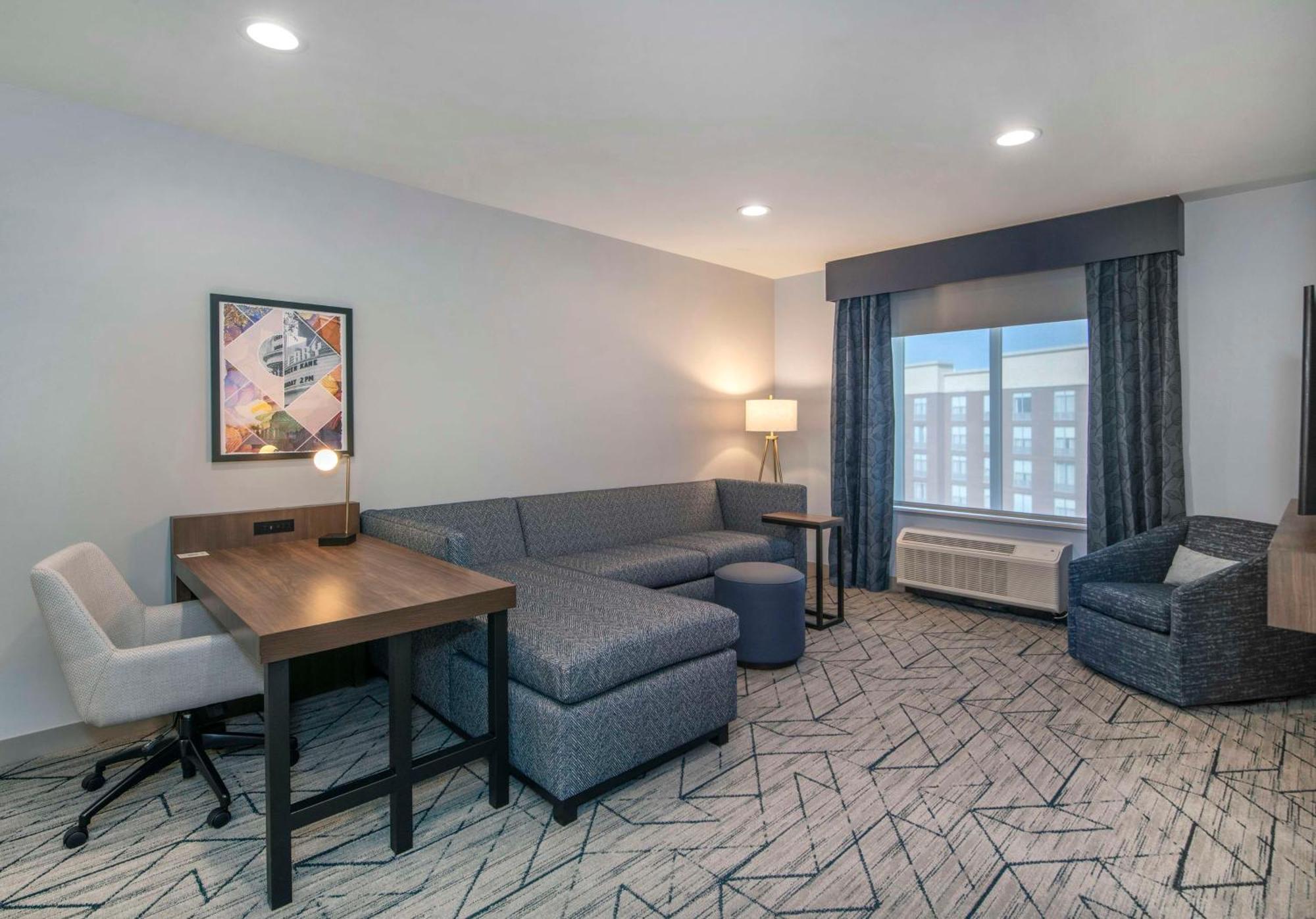 Hilton Garden Inn Raleigh Cary Exterior photo
