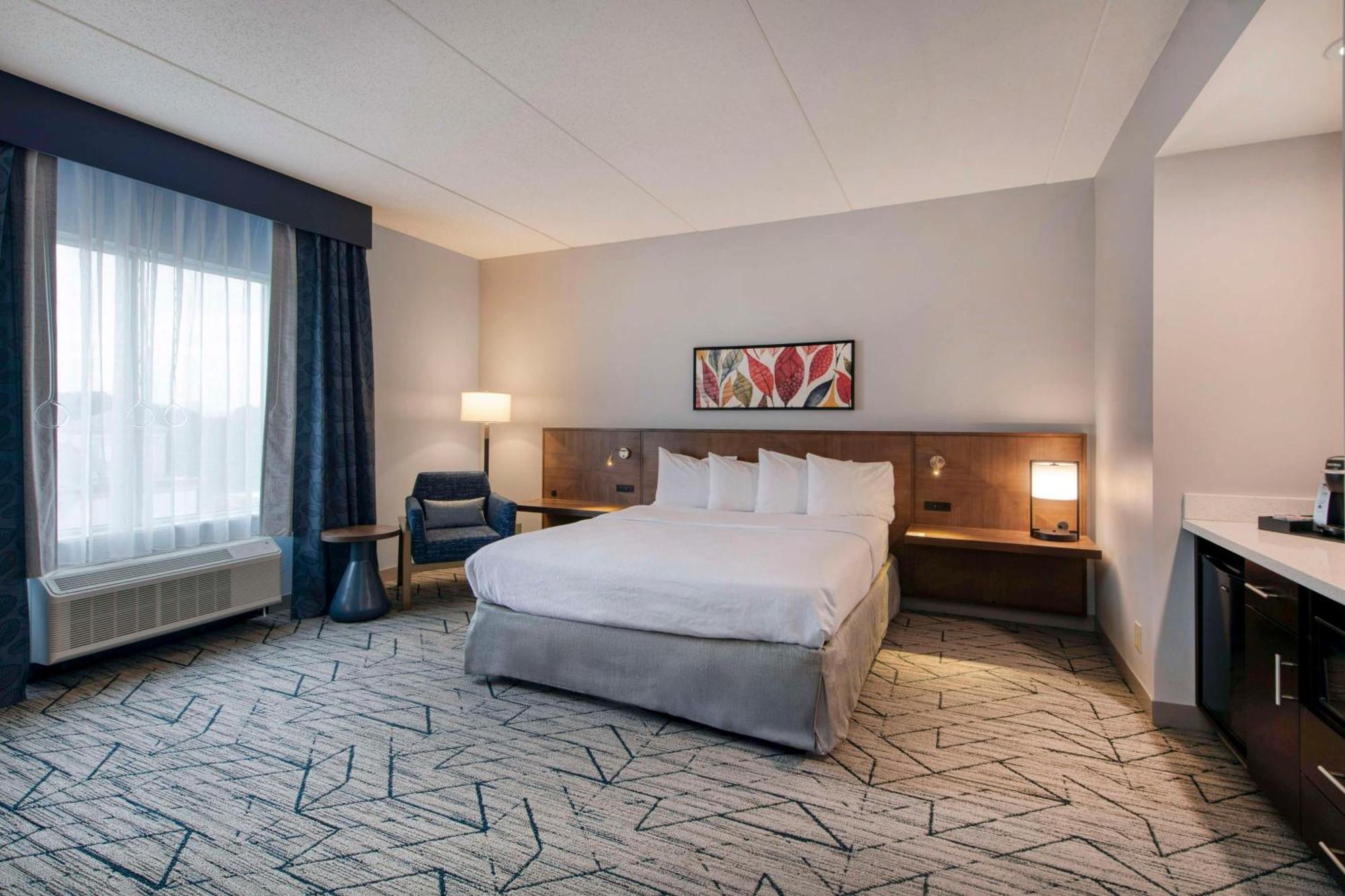 Hilton Garden Inn Raleigh Cary Exterior photo
