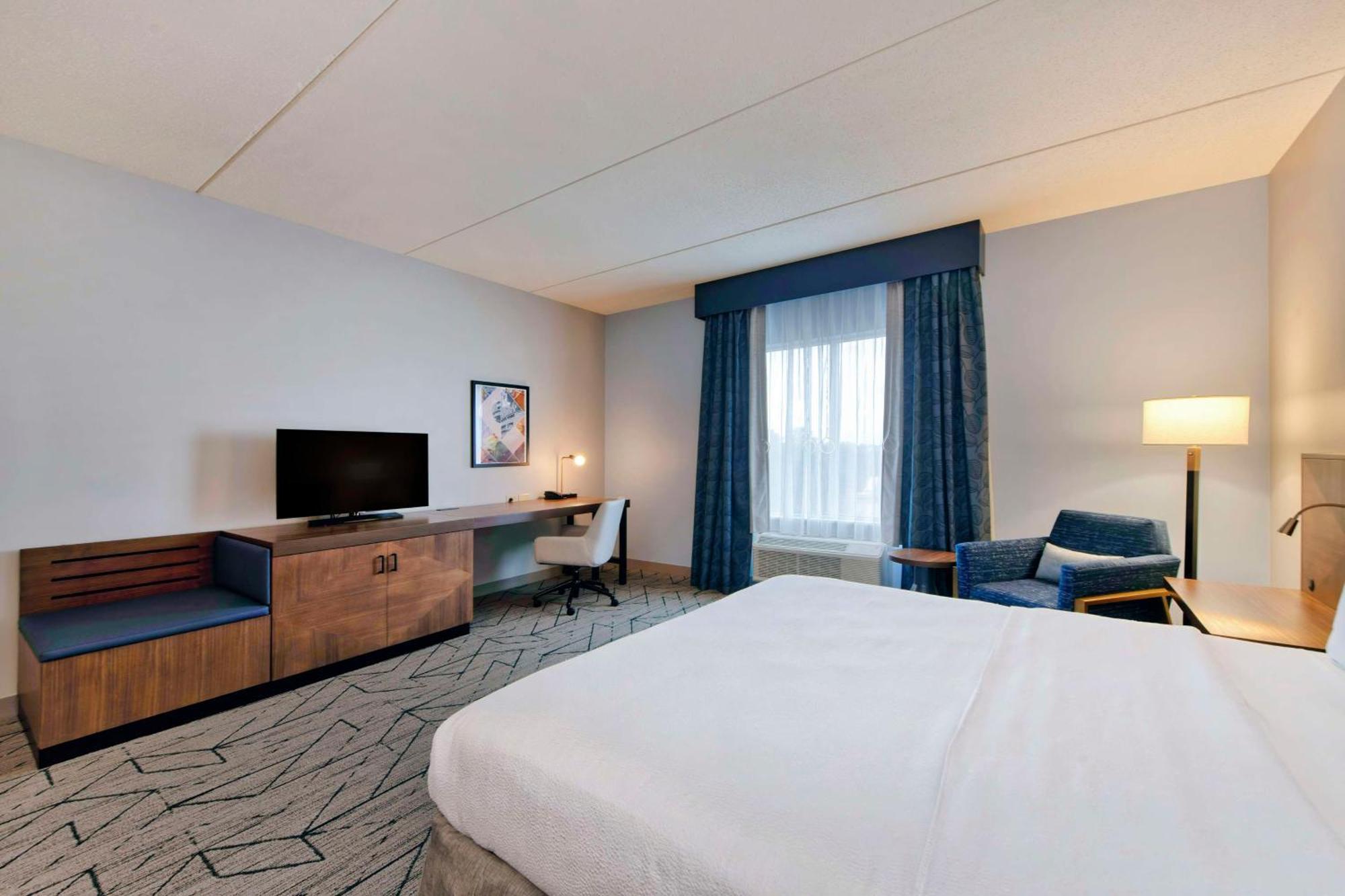 Hilton Garden Inn Raleigh Cary Exterior photo
