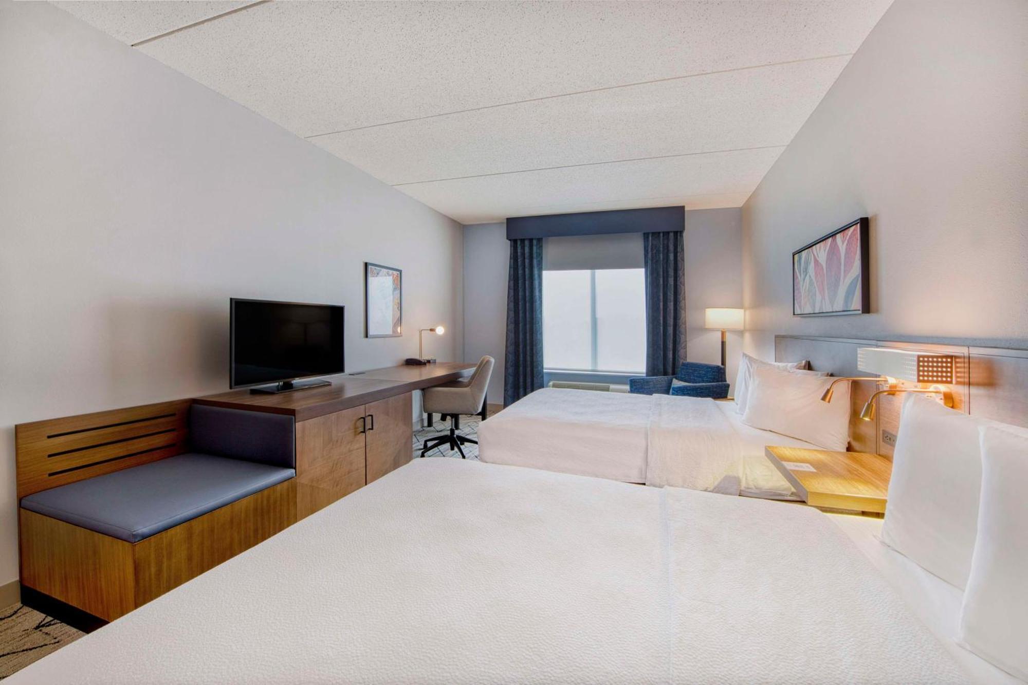 Hilton Garden Inn Raleigh Cary Exterior photo
