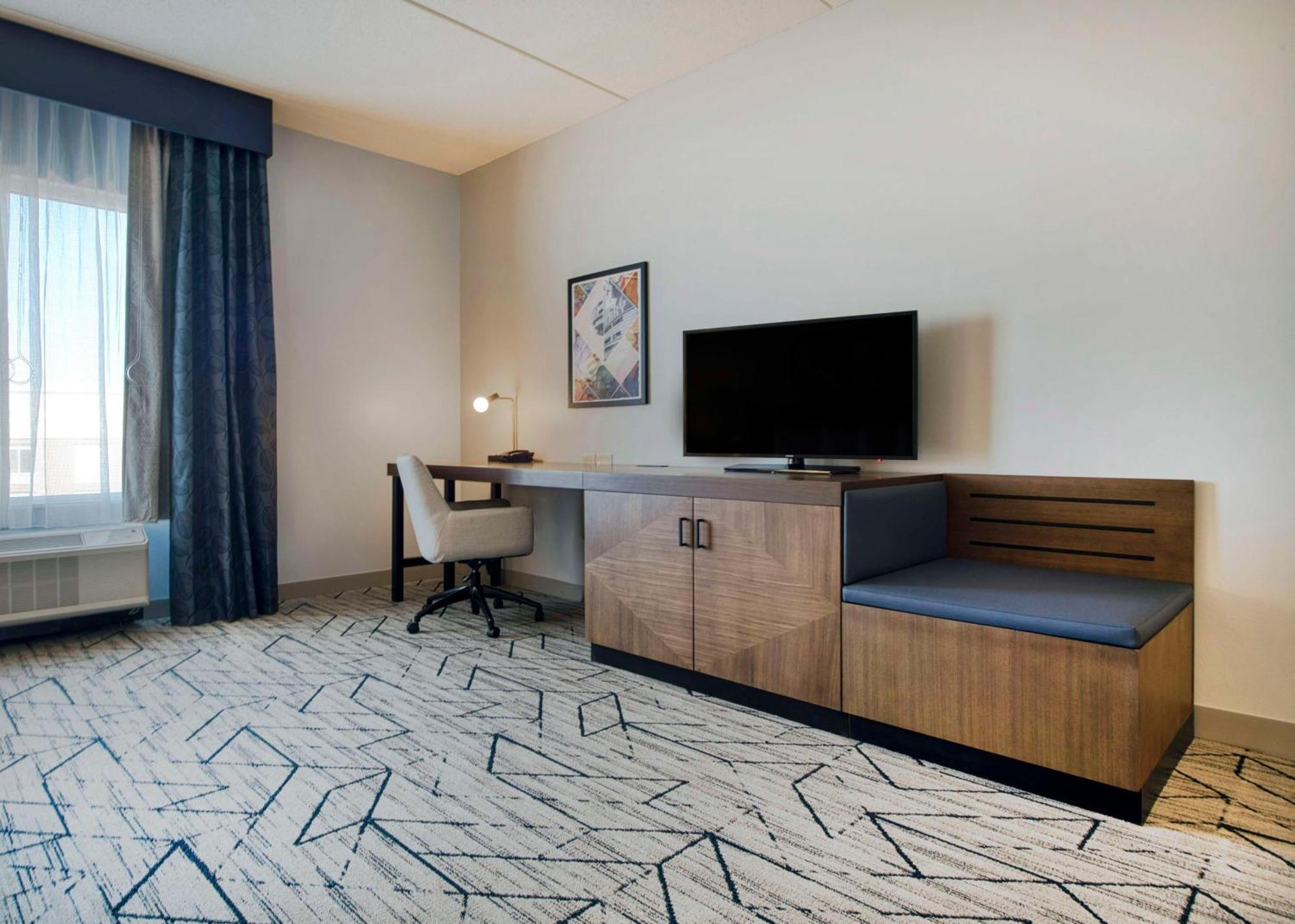 Hilton Garden Inn Raleigh Cary Exterior photo